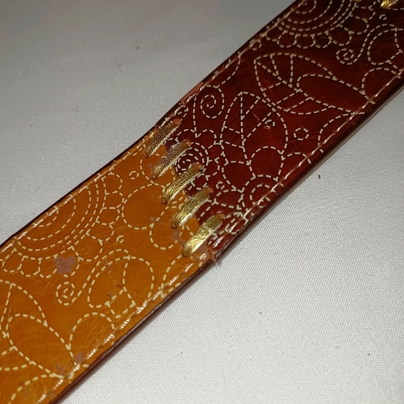 Man-made leather "hippie" vintage flower pattern belt - Picture 3 of 8